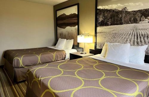 Gas City Hotel | Super 8 by Wyndham Gas City Marion Area