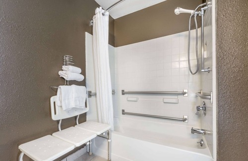 Georgetown Hotel | Super 8 by Wyndham Georgetown