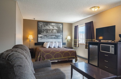 Grants Hotel | Super 8 by Wyndham Grants