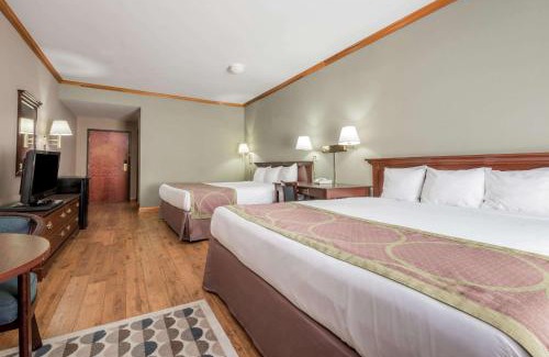 Grayson Hotel | Super 8 by Wyndham Grayson