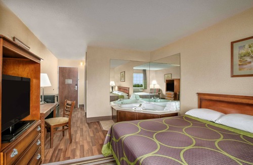 Grayville Hotel | Super 8 by Wyndham Grayville