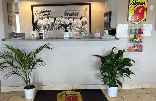 Greeley Hotel | Super 8 by Wyndham Greeley