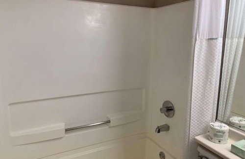Greeley Hotel | Super 8 by Wyndham Greeley