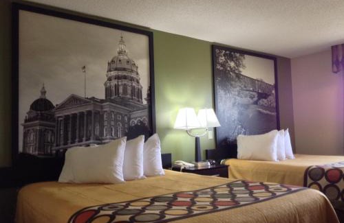 Grinnell Hotel | Super 8 by Wyndham Grinnell IA