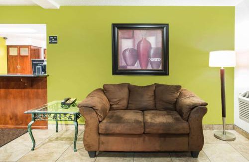 Harlingen Hotel | Super 8 by Wyndham Harlingen TX