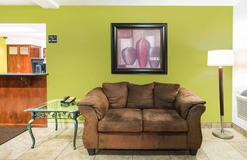 Harlingen Hotel | Super 8 by Wyndham Harlingen TX