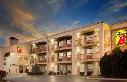 Hermitage Hotel | Super 8 by Wyndham Hermitage Nashville