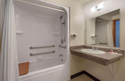 Hill City Hotel | Super 8 by Wyndham Hill City/Mt Rushmore/Area