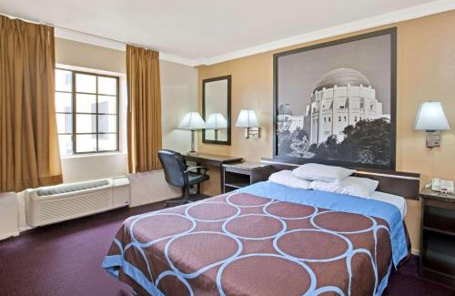 Little Armenia Hotel | Super 8 by Wyndham Hollywood/LA Area