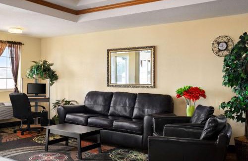 Holton Hotel | Super 8 by Wyndham Holton