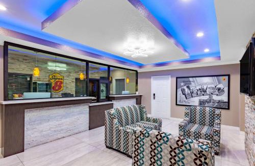 Barker Hotel | Super 8 by Wyndham Houston Northwest Cypress