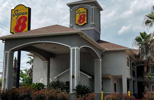 Houston Hotel | Super 8 by Wyndham Houston North I-45