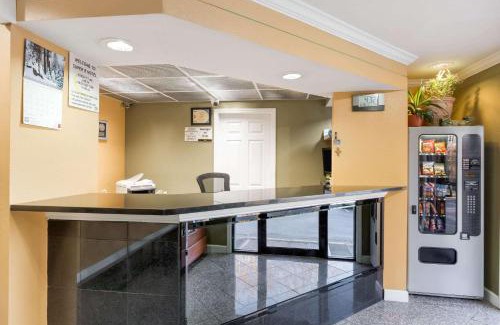 Southport Hotel | Super 8 by Wyndham Indianapolis-Southport Rd