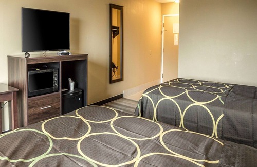 Indianapolis Hotel | Super 8 by Wyndham Indianapolis South