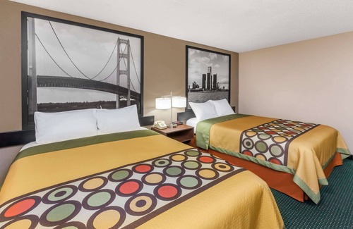 Ionia Hotel | Super 8 by Wyndham Ionia MI