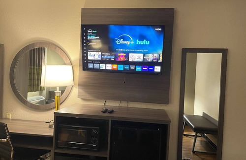 Ithaca Hotel | Super 8 by Wyndham Ithaca