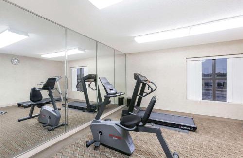 Jacksonville Hotel | Super 8 by Wyndham Jacksonville AR