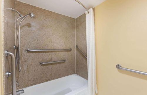 Jacksonville Hotel | Super 8 by Wyndham Jacksonville AR