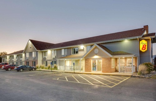 Jackson Hotel | Super 8 by Wyndham Jackson MN