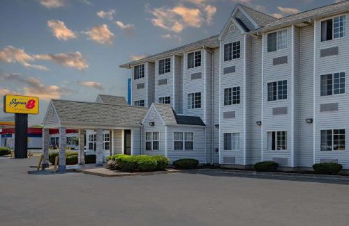 Joliet Hotel | Super 8 by Wyndham Joliet