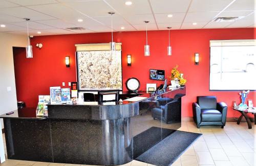 Dilworth Mountain Estates Hotel | Super 8 by Wyndham Kelowna BC