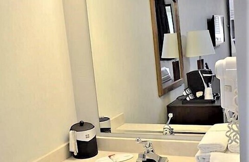 Rutland Hotel | Super 8 by Wyndham Kelowna BC