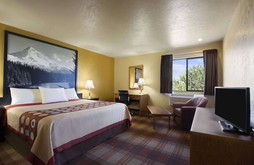 Tri-Cities Hotel | Super 8 by Wyndham Kennewick