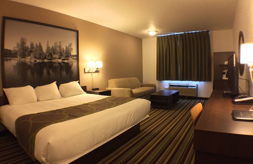 Kenora Hotel | Super 8 by Wyndham Kenora