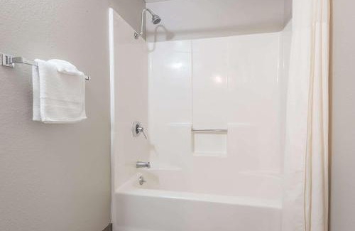 Kimball Hotel | Super 8 by Wyndham Kimball
