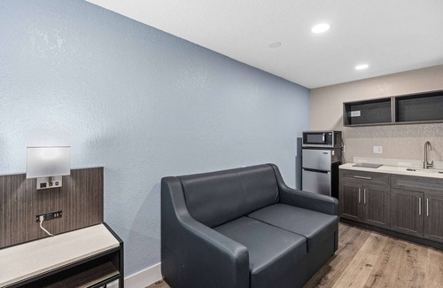 Florida Central Atlantic Coast Hotel | Super 8 by Wyndham Kissimmee/Orlando