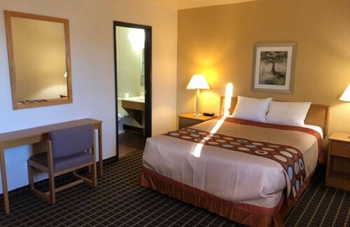 Altamont Hotel | Super 8 by Wyndham Klamath Falls