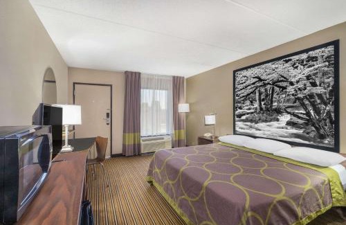Powell Hotel | Super 8 by Wyndham Knoxville North/Powell