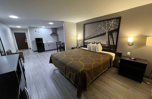 Lake Charles Hotel | Super 8 by Wyndham Lake Charles/Sulphur