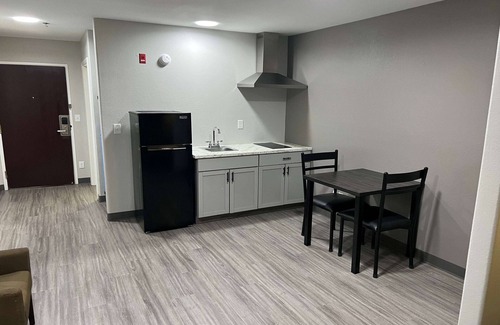 Lake Charles Hotel | Super 8 by Wyndham Lake Charles/Sulphur