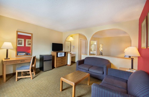 Lancaster Hotel | Super 8 by Wyndham Lancaster