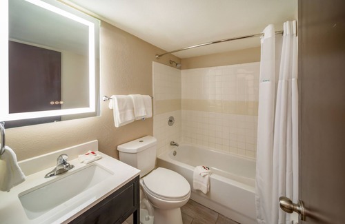Bonanza Hotel | Super 8 by Wyndham Laredo