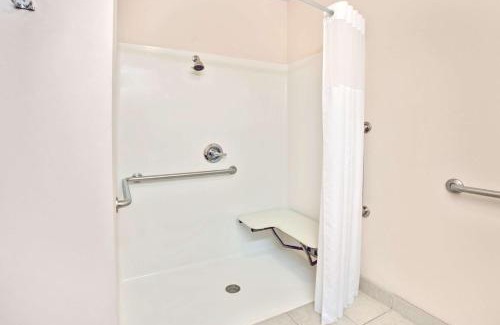Fairgrounds Hotel | Super 8 by Wyndham Louisville/Expo Center
