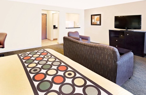 Mount Pleasant Hotel | Super 8 by Wyndham Mt. Pleasant