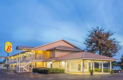 Madison Hotel | Super 8 by Wyndham Madison