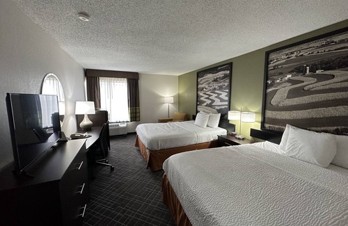 Madison Hotel | Super 8 by Wyndham Madison South