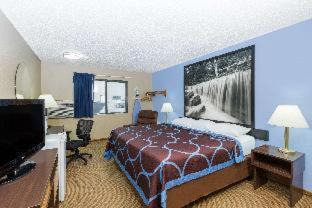 Manhattan Hotel | Super 8 by Wyndham Manhattan KS