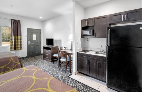 Mansfield Hotel | Super 8 by Wyndham Mansfield LA