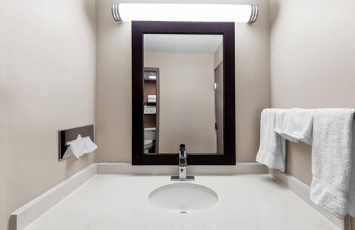 Marston Hotel | Super 8 By Wyndham Marston
