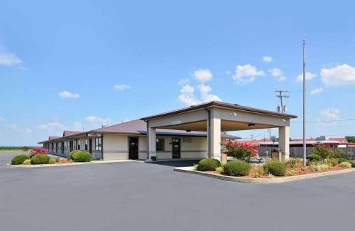 McGehee Hotel | Super 8 by Wyndham McGehee