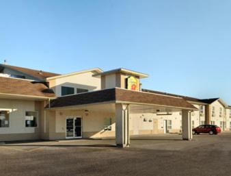 Meadow Lake Hotel | Super 8 by Wyndham Meadow Lake