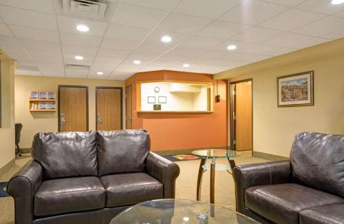 Melrose Hotel | Super 8 by Wyndham Melrose