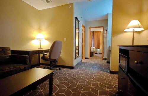 Midland Hotel | Super 8 by Wyndham Midland