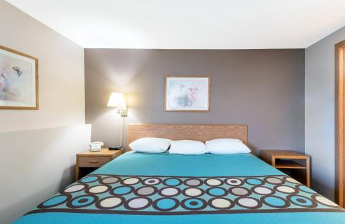 Milbank Hotel | Super 8 by Wyndham Milbank SD