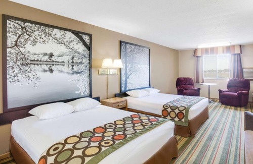 Mitchell Hotel | Super 8 by Wyndham Mitchell