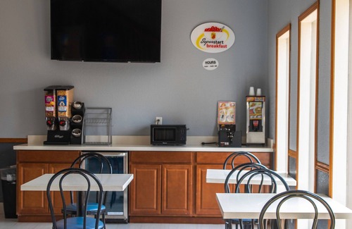 Mountain Home Hotel | Super 8 by Wyndham Mountain Home